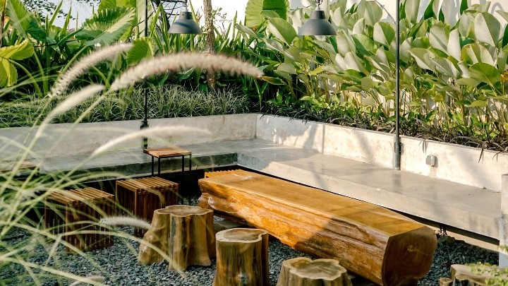 The Arroz Cafe & Garden, Coffeshop Berkonsep Taman Cozy